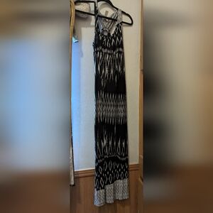 Elegant Black and White Maxi Dress
